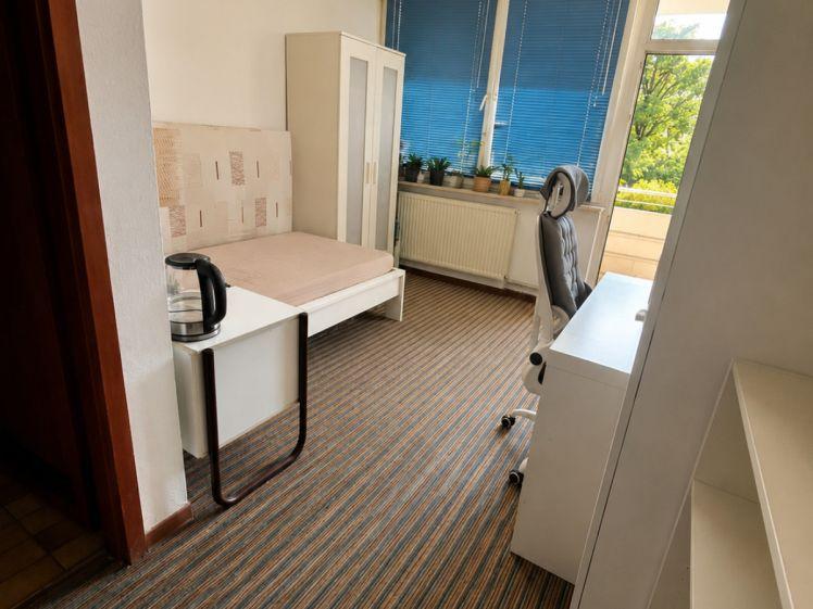 1Zimmer möbliertes Appartement, 20 qm mit Balkon, in Toplage in Kaiserslautern zu vermieten. - Photo 1