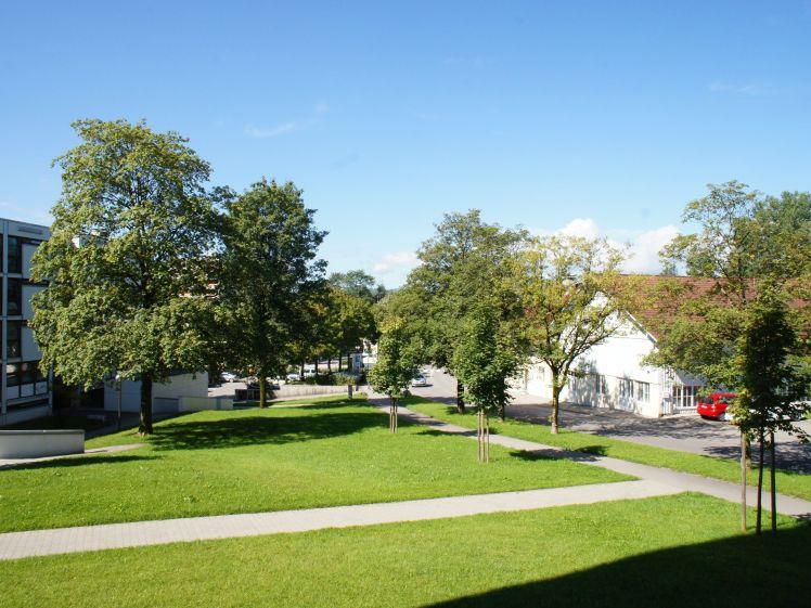 Gepflegte 2 Zimmer Wohnung mit 2 x Balkon zu vermieten - Foto 1