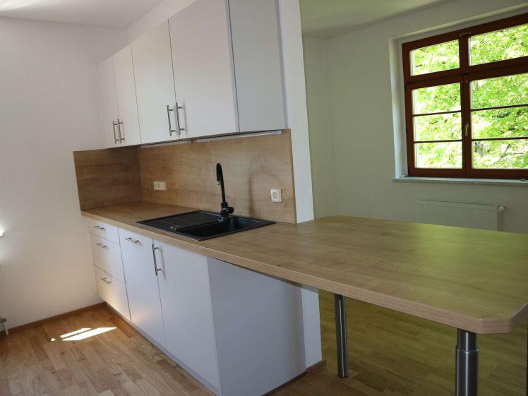 Frei ab 1.10. - Parkett - Tageslichtbad - EBK INKLUSIVE - im 2.OG - Photo 1