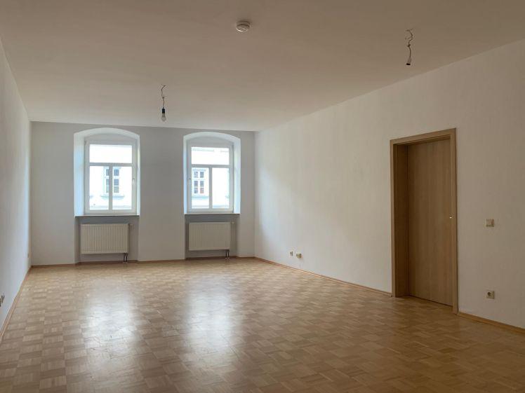 Attraktive 3-Zimmer-Wohnung in zentraler Lage von Hof - ca. 127 m² WFL - 2. OG - Aufzug - Abstellraum - Photo 1