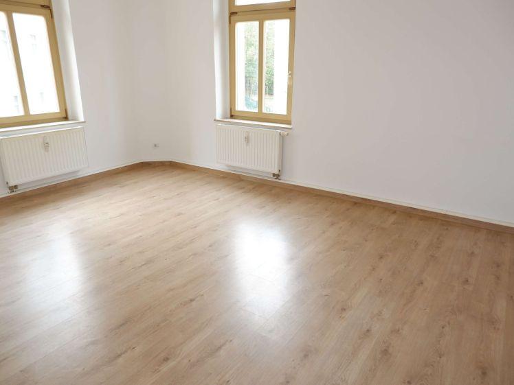 Helles Wohnzimmer - Bad mit Wanne und Lift !!! - Foto 1