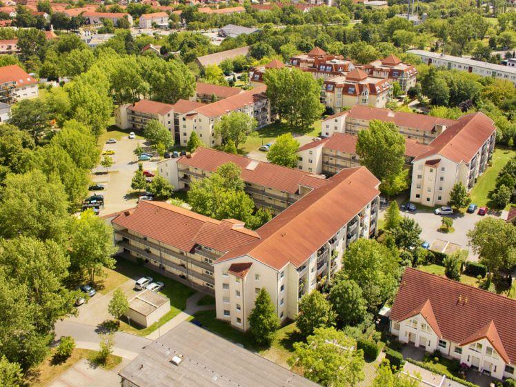 Fliegerstädtchen I schöne 2-Zimmer-Wohnung mit Balkon, Laminat und Duschbad in gepflegter Anlage - Photo 1