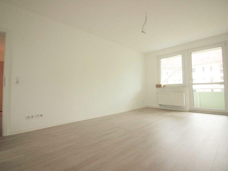 3 Raumwohnung mit Wanne und Balkon in begehrter Wohnlage - Photo 1