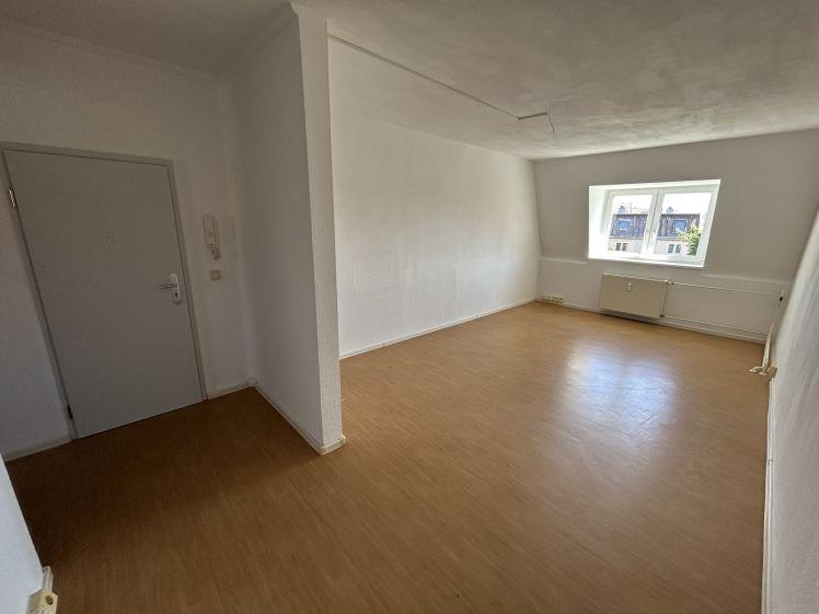 Genau das Richtige! 3-Zimmer-Wohnung im Dachgeschoss mit Balkon! - Photo 1