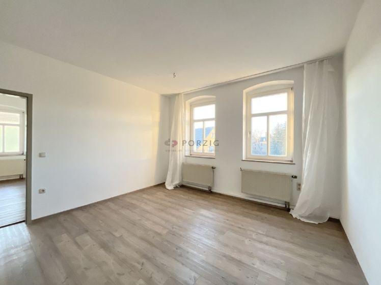 Großzügige Dachgeschossperle mit 3 Zimmern & Einbauküche! - Foto 1