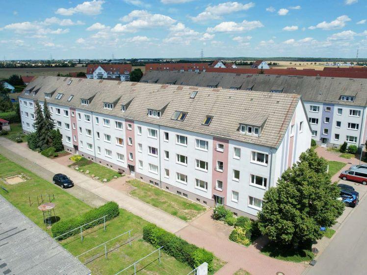 3-Zimmer-Wohnung mit separater Küche und Badewanne, renoviert, ab sofort - Photo 1