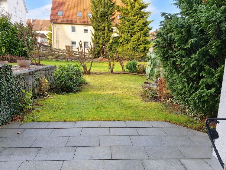 Aidlingen: 2-Zimmer-Wohnung mit eigenem Garten und Garage - Photo 1