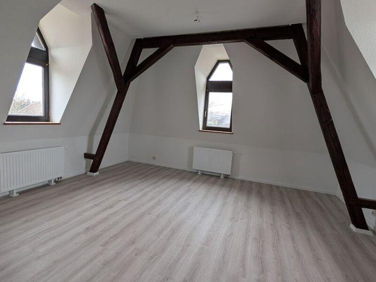 Attraktive Dachgeschosswohnung - Foto 1