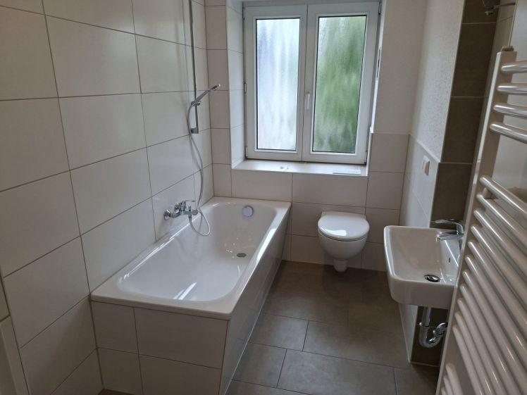 3 Raumwohnung mit Wanne und Balkon in Siegmar - Photo 1