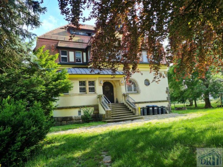 Single Wohnung in einer Villa umgeben von Grün. - Photo 1