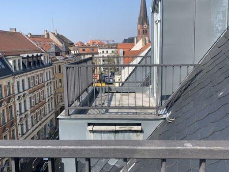 Wow* tolle DG-Wohnung mit 2 Terrassen* Lindenau* 5.OG* Laminat* EBK* Aufzug* SP anmietbar - Photo 1