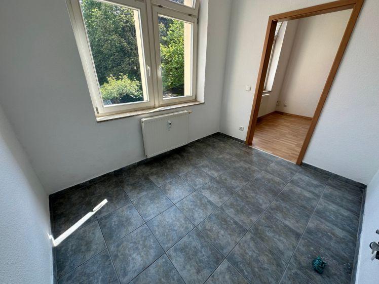 Klein aber fein / 1. OG Laminat / Bad mit Dusche ! - Foto 1