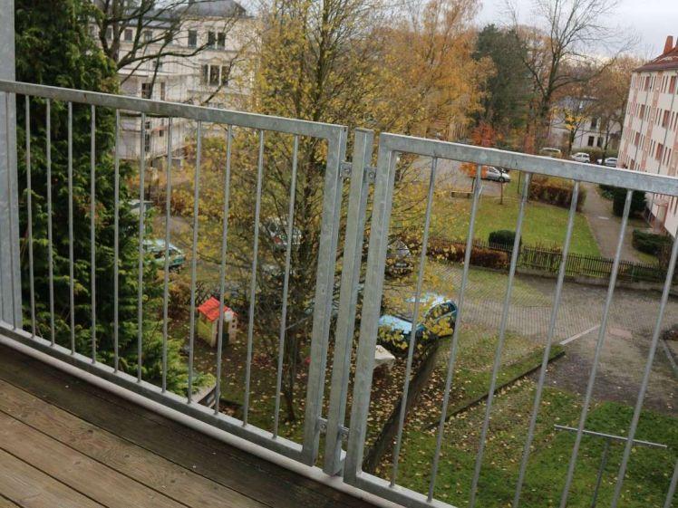 Frei ab 1.5.26 - Inkl. EBK *** Balkon in den ruhigen Hinterhof - Photo 1