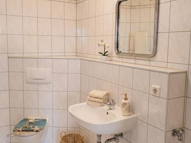 :-) Mitten im Zentrum! schöne 1-Zimmer-Wohnung mit offener Küche + Bad mit Dusche + Neubau + TG-STELLPLATZ - Photo 1