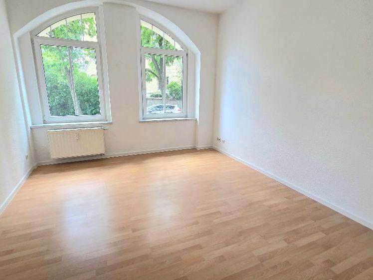 2-Raum-EG-Whg. mit gr. Küche, EBK sowie Balkon - Foto 1