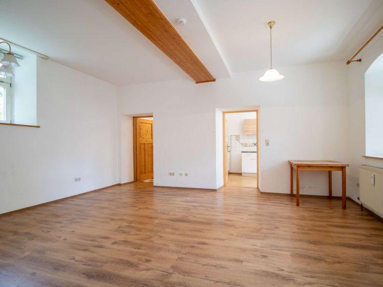 VERMIETUNG: Gemütliches 1-Zimmer-Apartment in Historischem Haus in Stadtsteinach. - Photo 1