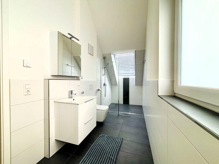 Trendige 4-Zimmer-Wohnung – Modern, Möbliert und Perfekt für eine WG - Photo 1