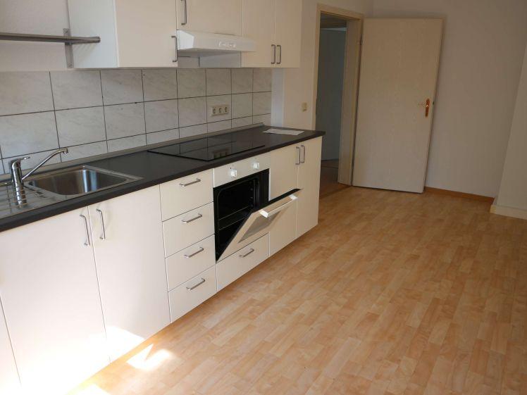 Frei ab 1.6.26 - große Küche - Laminat - zzgl. EBK *** - Photo 1