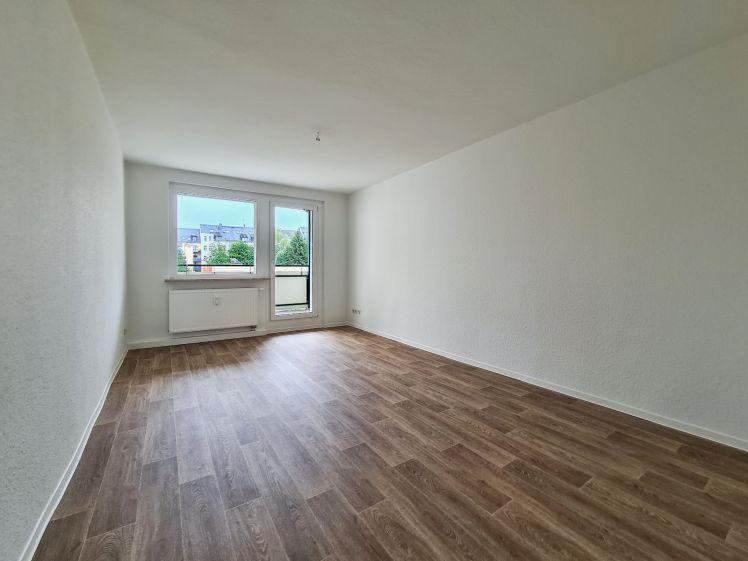 Frisch renoviert: 3 Zimmerwohnung mit großzügigem Balkon & Tageslichtbad - Photo 1