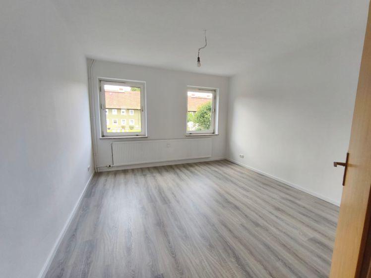 Lehre fertig, Wohnung fällig – 3 Zimmer für frischen Wind in Lebenstedt - Foto 1
