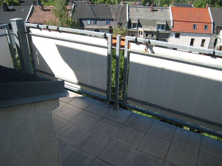 Günstige 2,5-Zimmer mit Laminat, Wannenbad, EBK, SP und Balkon in ruhiger Lage! - Photo 1