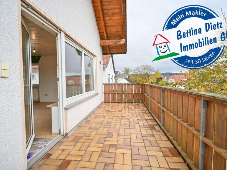 DIETZ: Erstbezug nach Sanierung! Modernisierte 4 Zimmer-Wohnung im ersten OG - 2 Balkone + Garage - Foto 1