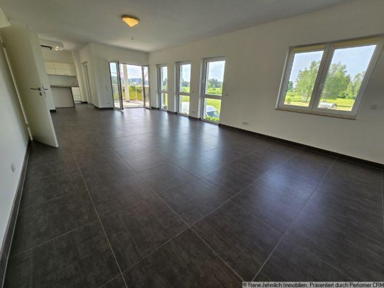 Exklusive 3 Raum Wohnung in Adelsberg + Stellpatz + Barrierefrei + Keller - Photo 1