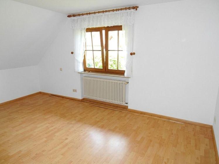 Gemütliche 2 Zimmer Dachgeschosswohnung in Kehl-Kork - Photo 1