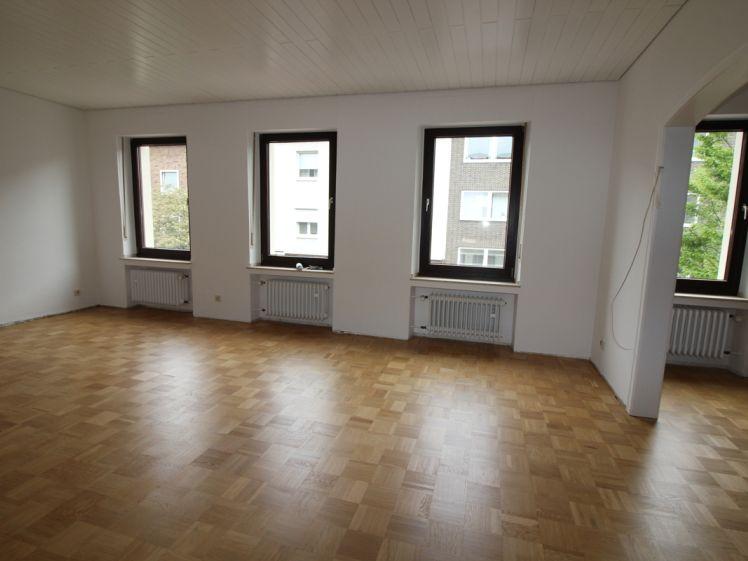 *Stilvoll wohnen mit Haus-im-Haus-Gefühl – Exklusive Altbauwohnung 160 m² - mit EBK und Balkon* - Photo 1