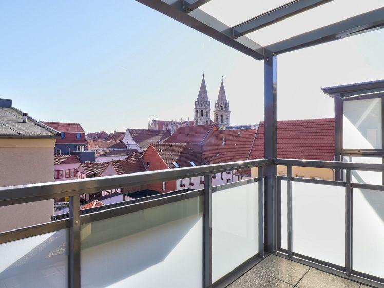 Über den Dächern der Stadt wohnen - 2-Zi.-Whg. mit Einbauküche und Balkon! - Photo 1