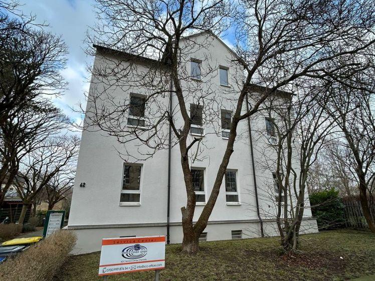 Große 3-Zimmer mit Wanne, Dusche, sep. WC, Terrasse und Laminat in guter Lage! - Foto 1
