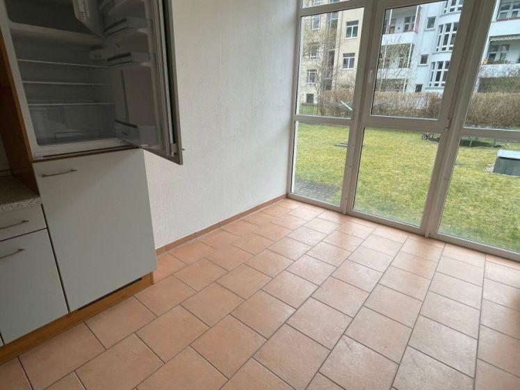 Bezugsfrei ab dem 1.1.27 - Zzgl. EBK* - komplett zum Innenhof - Photo 1