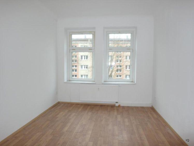 Helle 2-Zimmer-Wohnung mit separater Küche und modernem Bad mit Dusche - Photo 1