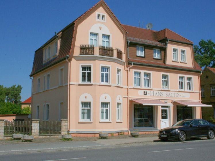 Schicke Dachgeschosswohnung mit EBK! - Foto 1