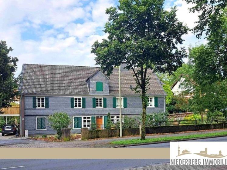 Wohnen auf Gut Stiel - tolle Wohnung mit Flair in Innenstadtnähe! - Photo 1