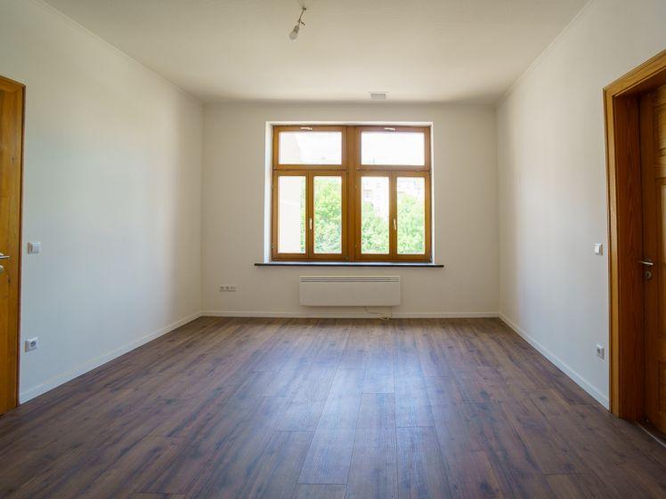 Erstbezug nach Renovierung – großzügige 4 Raum Wohnung mit durchdachtem Grundriss - Photo 1