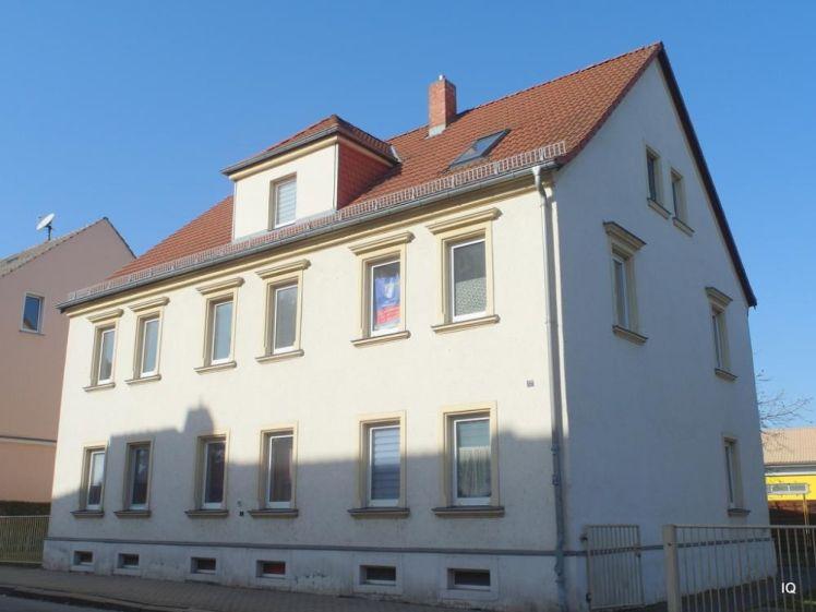 Kleine 2-Zimmer-Wohnung mit Laminatboden, separater Küche & Bad mit Dusche - Photo 1