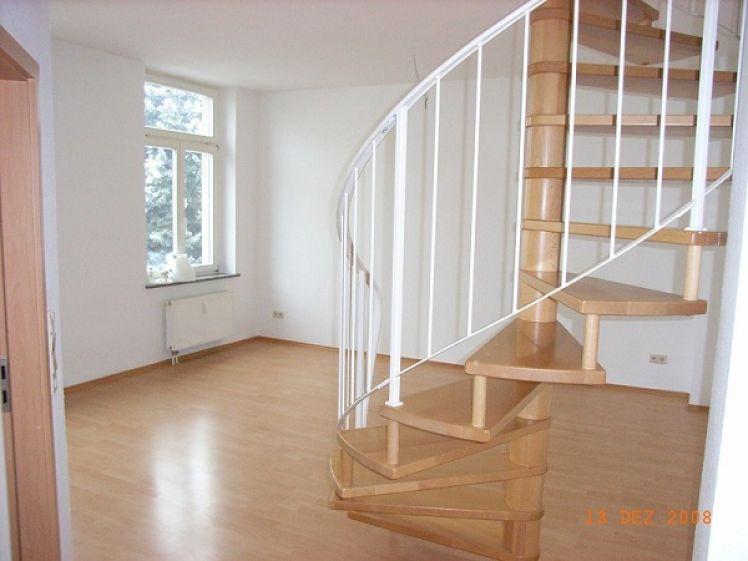 Geräumige 2-Raum-Wohnung mit Einbauküche - Foto 1
