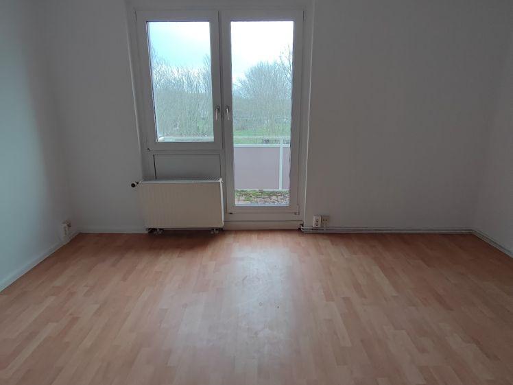 Drei Zimmer mit Balkon zum kleinen Mietpreis - Foto 1
