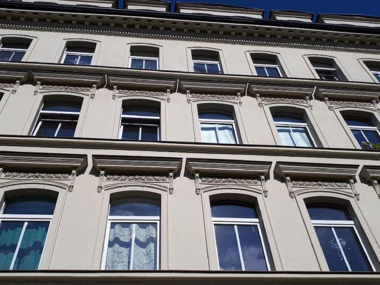 DG-Wohnung mit direktem Blick auf den Clara-Zetkin-Park - Foto 1