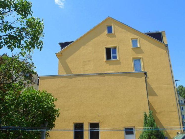 Geräumige 2-Zimmer-Wohnung im 2.OG mit Einbauküche, Laminatboden und Badewanne - Photo 1