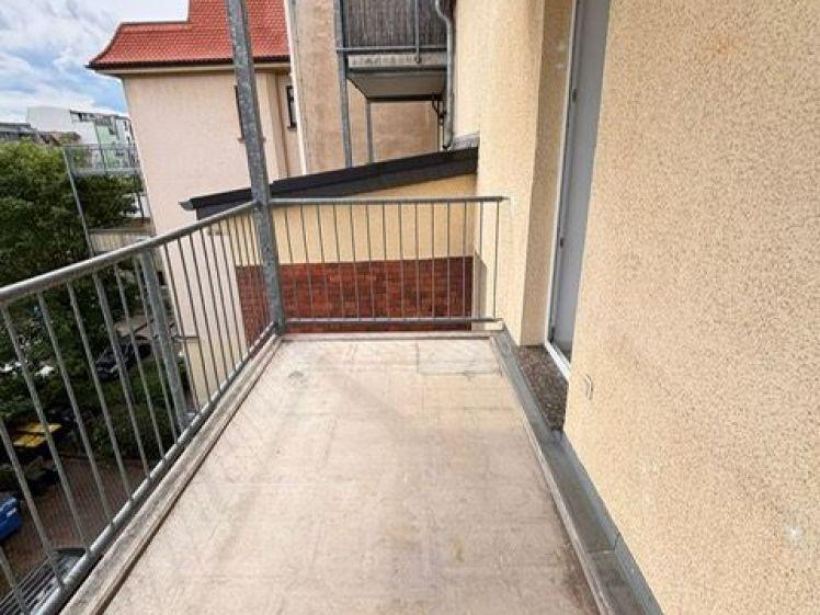 Gut geschnittene 2-R-Wohnung im 3.OG mit großem Balkon ab August 2026 zu mieten - Foto 1