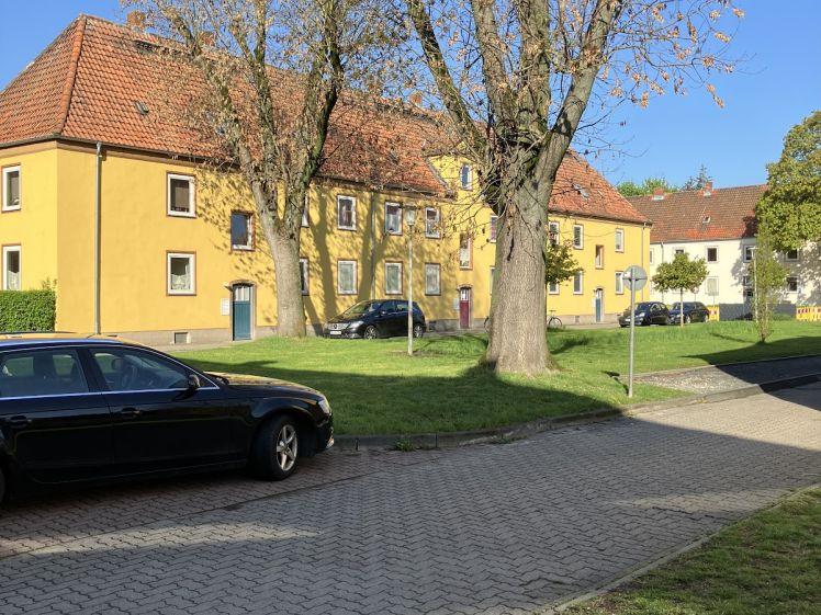 Renoviertes Wohnglück mit kleinem Balkon genießen - Photo 1
