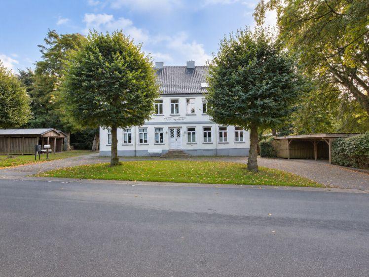 3-Zimmer-Dachgeschosswohnung mit Terrasse, Gartenhütte & Carport - Foto 1