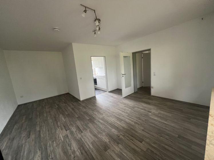 1-Zimmer Wohnung in Selb - mit Einbauküche und Balkon perfekt für Singles - Photo 1