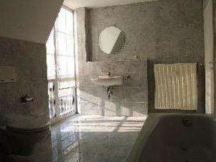 Maisonette-Eckwohnung mit Tageslichtbad und Balkon - Photo 1