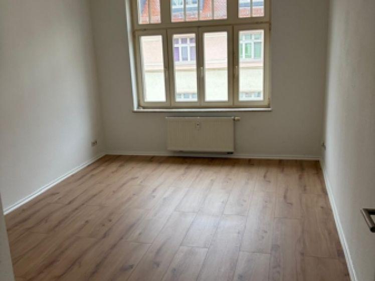 sanierte 3 Raum-Altbau-Wohnung auf ca. 66 m² mit Balkon - Foto 1