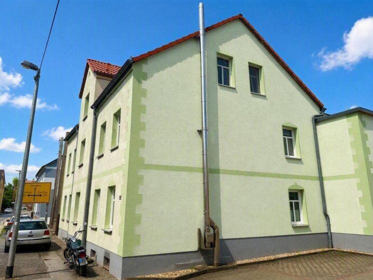 Gemütliche 2-Raumwohnung mit Terrasse und EBK in Lichtentanne! - Photo 1