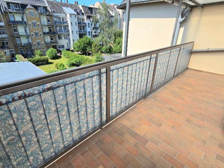 Tolle 4,5 R. Mais. Whg. m. 2 Balkonen und Garage - Photo 1