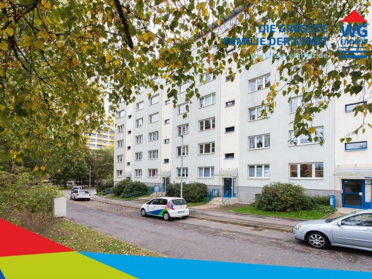 Neuer Boden, frisch tapezierte Wände - Erstbezug nach Renovierung * 3 Räume in Markersdorf Nord - Photo 1